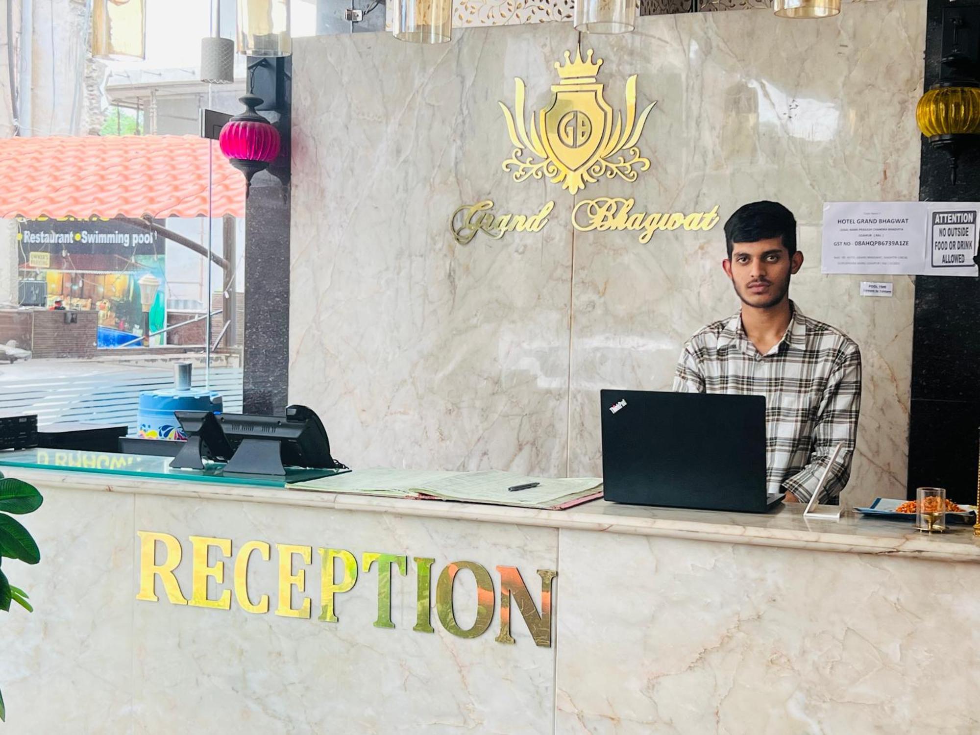 Hotel Grand Bhagwat, Udaipur Esterno foto