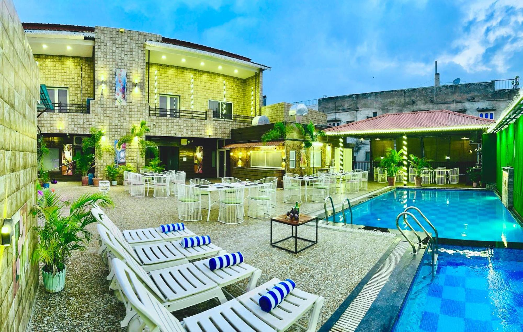 Hotel Grand Bhagwat, Udaipur Esterno foto