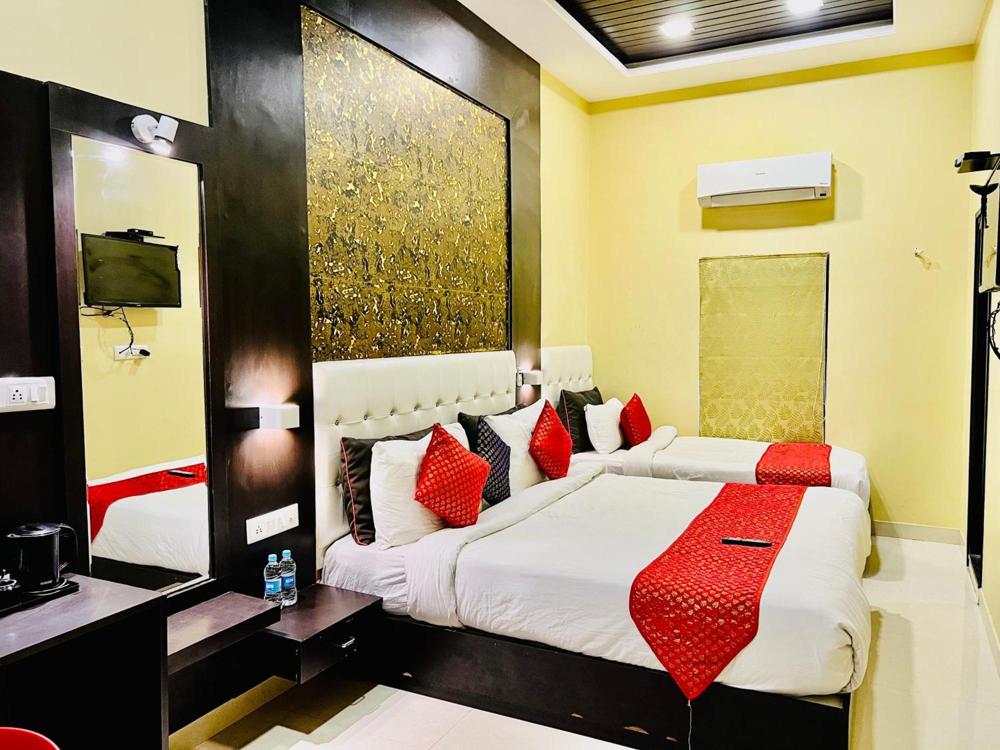 Hotel Grand Bhagwat, Udaipur Esterno foto