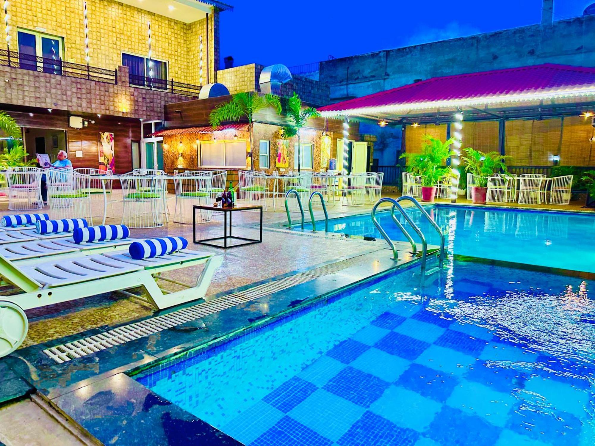 Hotel Grand Bhagwat, Udaipur Esterno foto